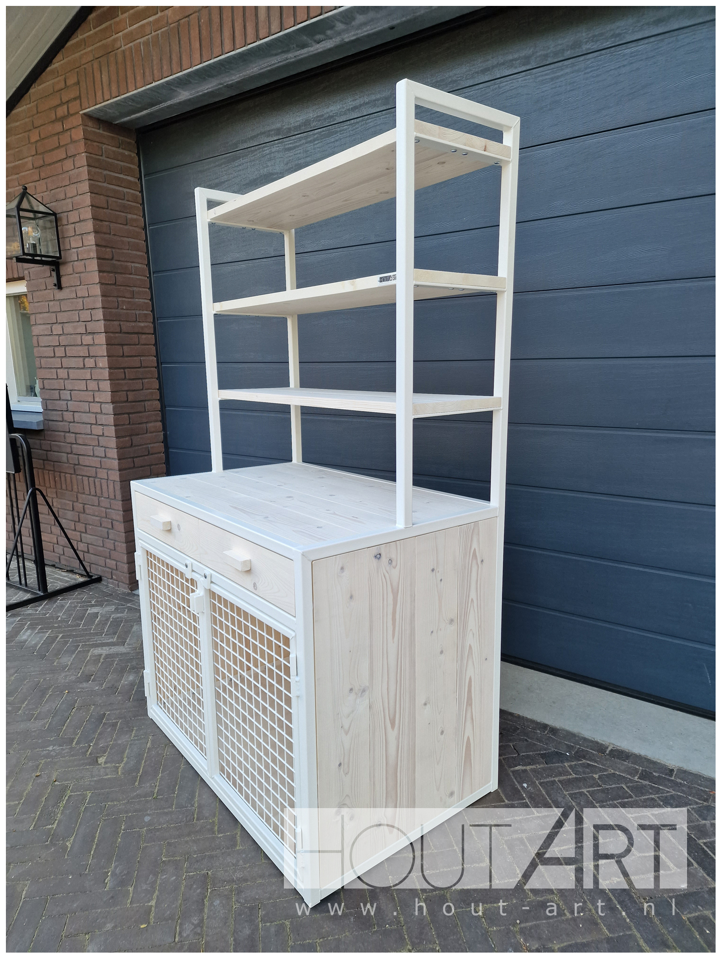 Hoge kast stalen frame bench xl met legplanken, lade van steigerhout van Hout-Art. huisdier, benchkast, gaasdeur, benches, houtart.