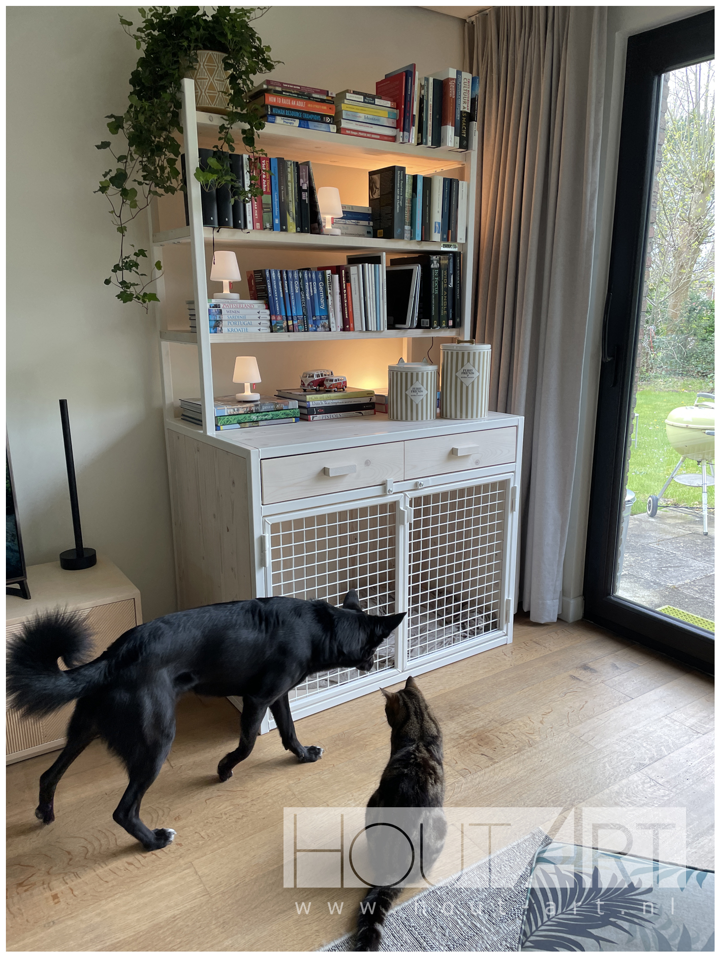 Hoge kast stalen frame bench xl met legplanken, lade van steigerhout van Hout-Art. huisdier, benchkast, gaasdeur, benches, houtart.