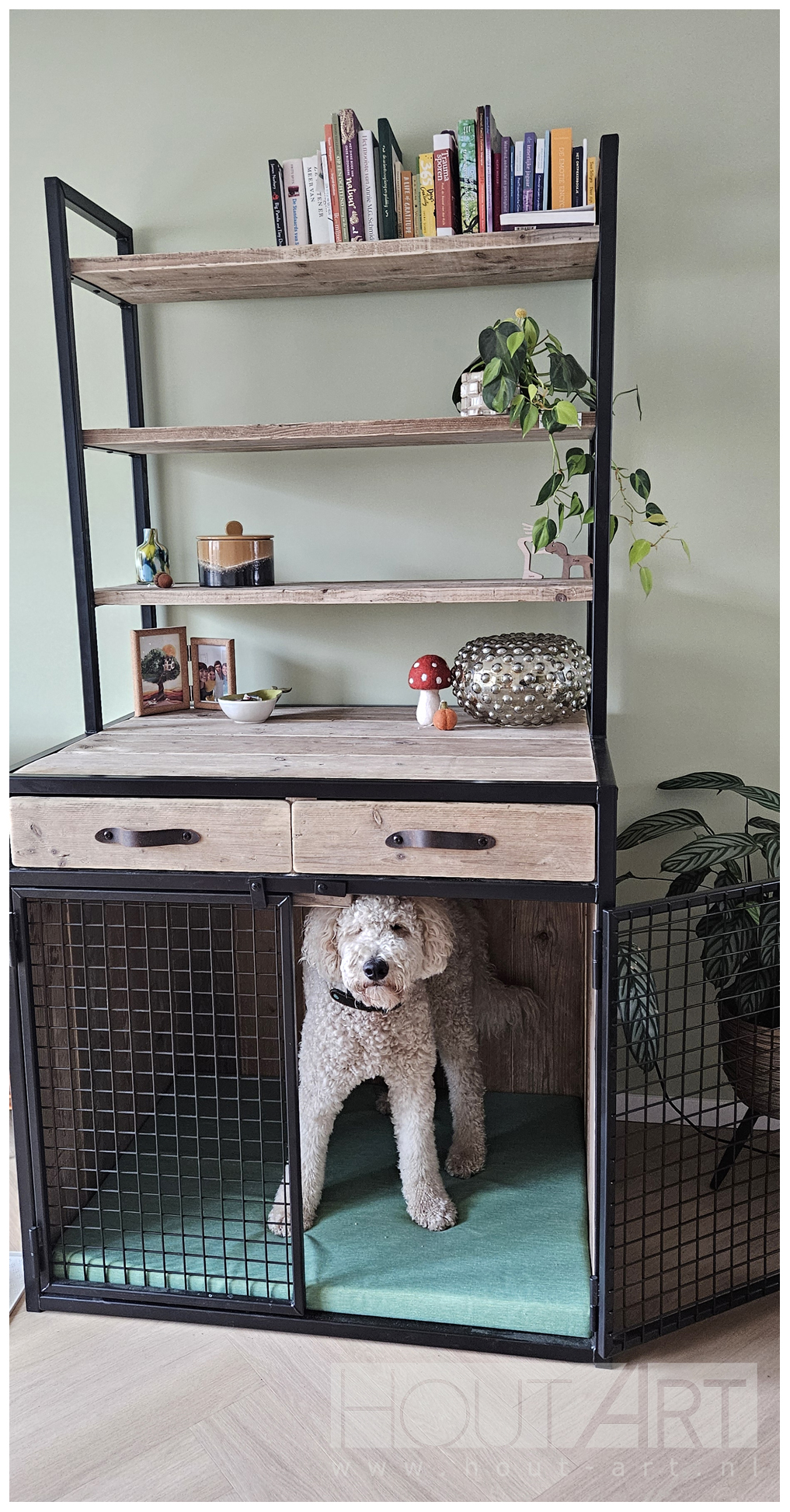 Benchkast bench hoge kast van steigerhout stalen frame met legplanken en lades van Hout-Art.