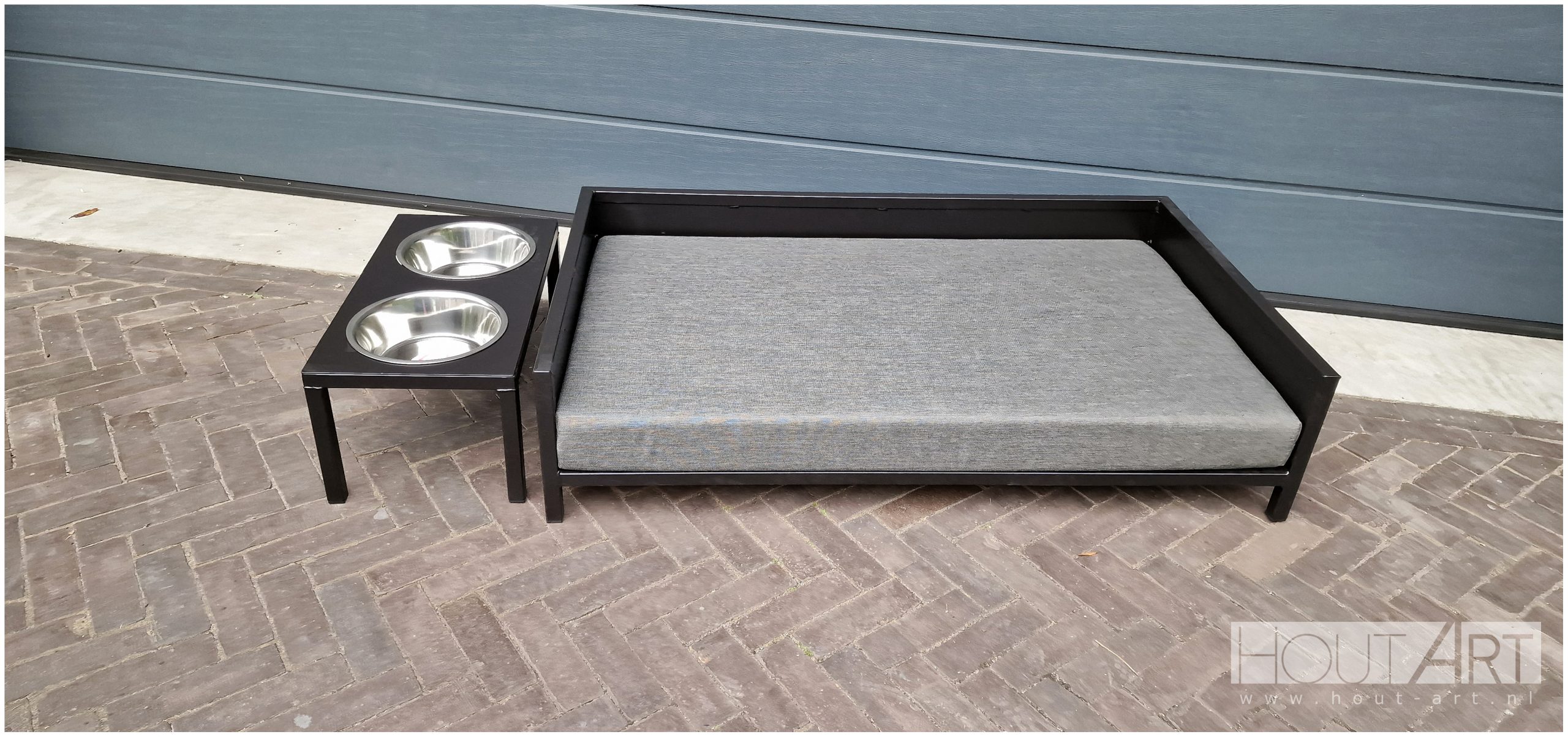 Eet drinkset indus stalen frame plate zwart van Hout-Art. drinkset, voerbakken, voerbak, zwarte, gepoedercoat, industrieel, hondenmand, houtart.