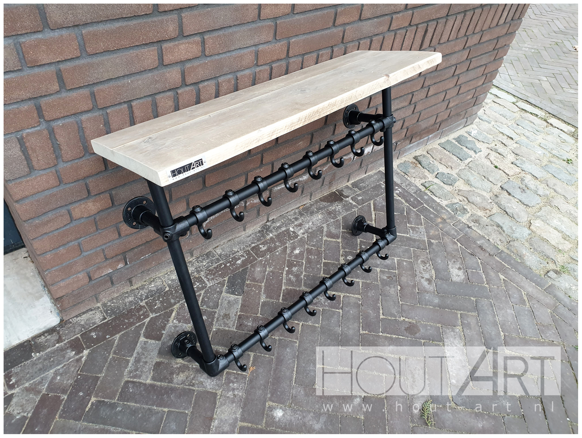 Kapstok medium zwarte steigerbuis met kinderkapstok steigerhout van Hout-Art. steigerbuizen, zwart, gepoedercoat, modern, industrieel, haakjes, houtart.