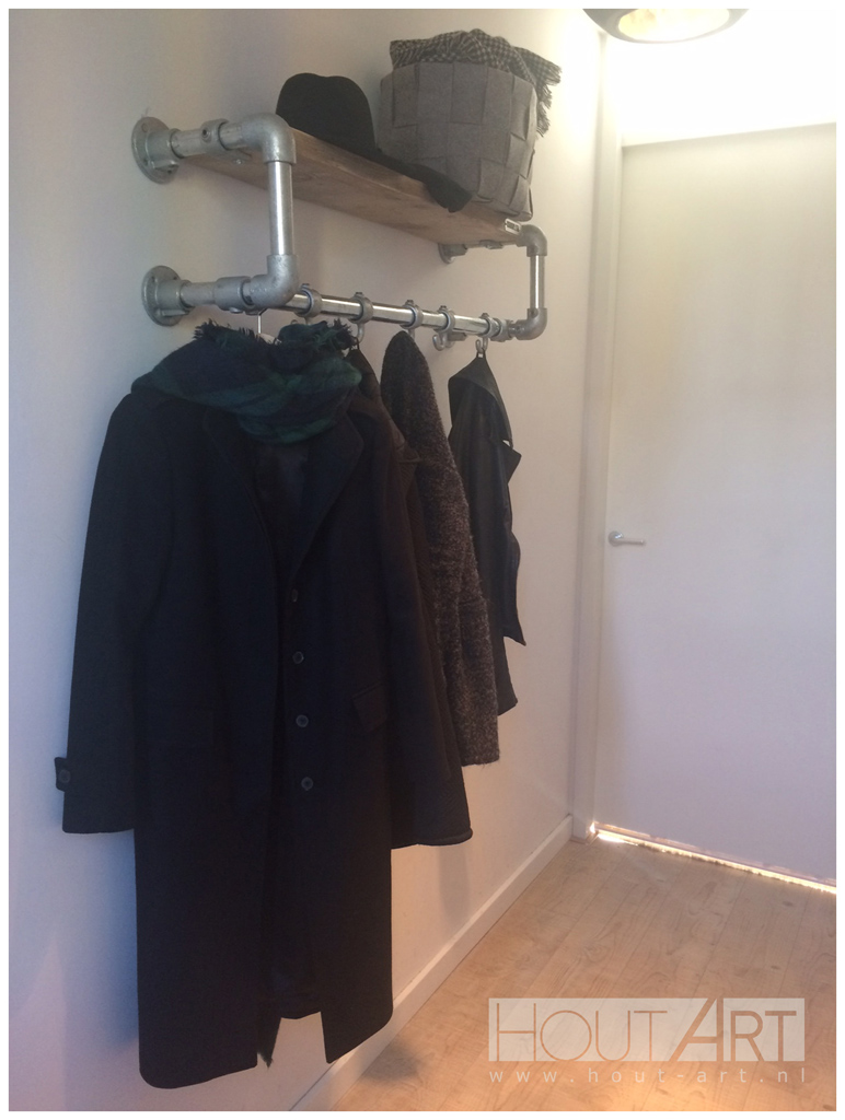 Kapstok luxe verzinkte steigerbuis met steigerhout van Hout-Art. steigerbuizen, zwart, gepoedercoat, modern, industrieel, haakjes, houtart.