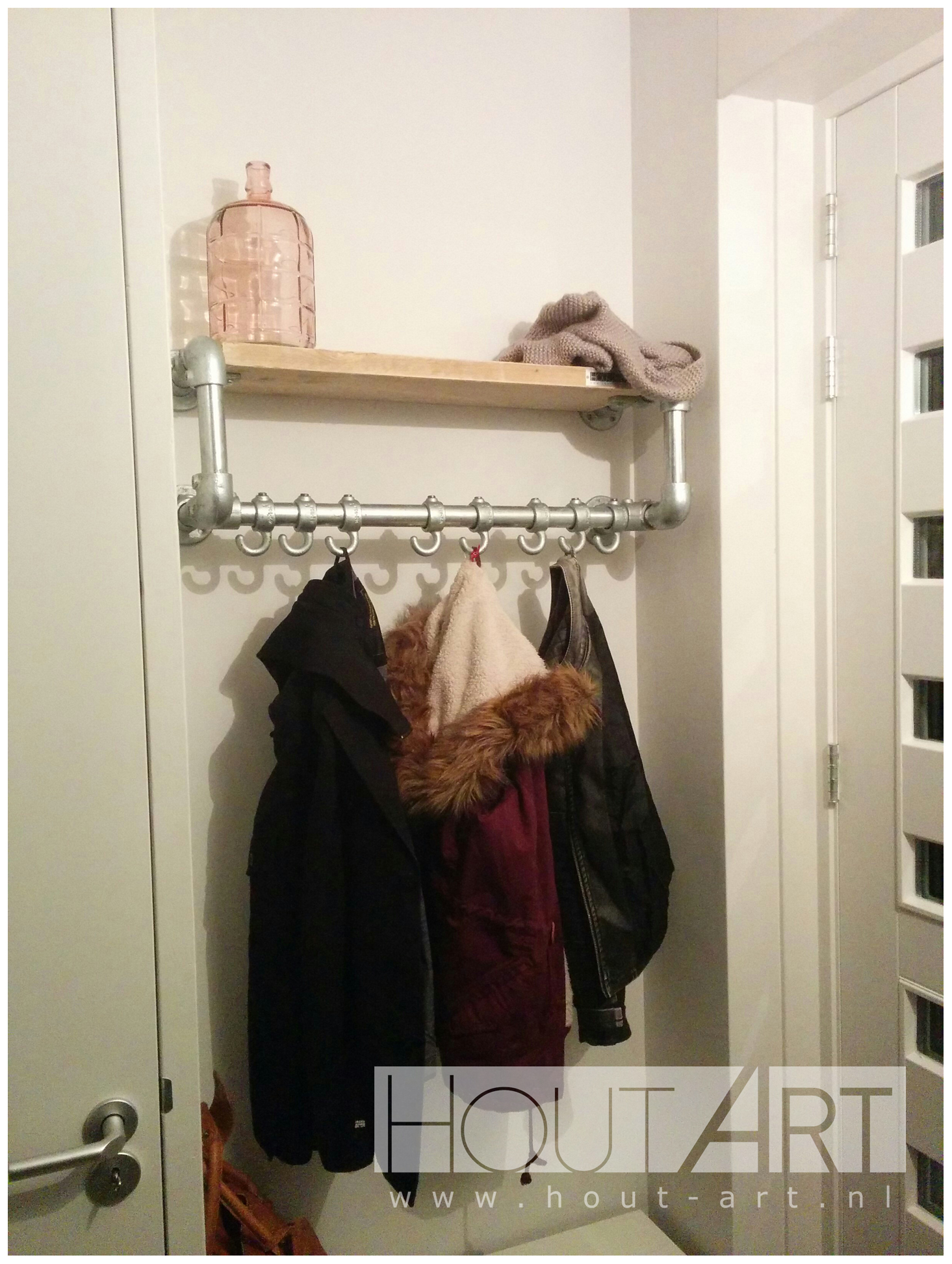 Kapstok steigerbuis verzinkt luxe met steigerhout haakjes steigerbuizen van Hout-Art.