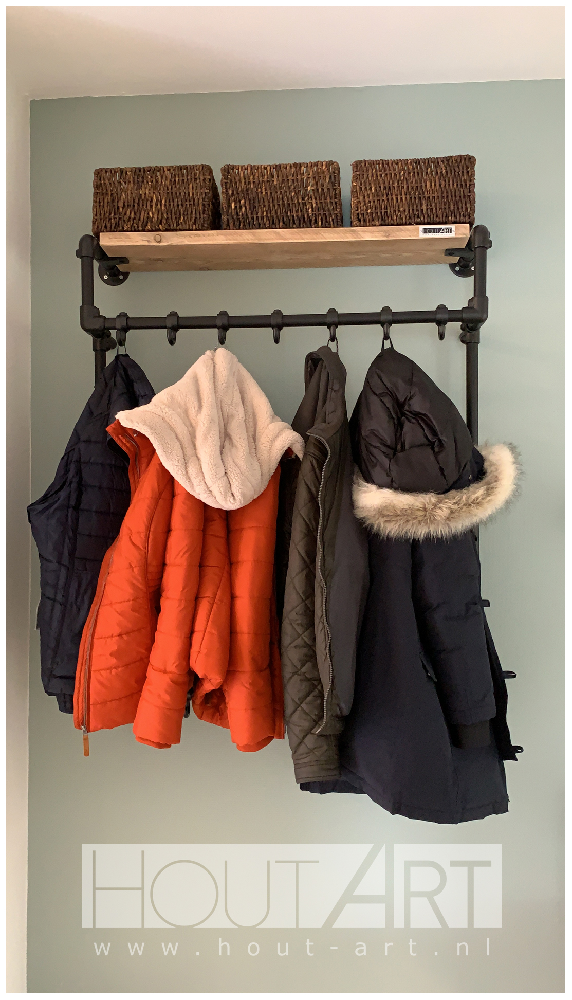 Kapstok luxe zwarte steigerbuis met kinderkapstok steigerhout van Hout-Art. steigerbuizen, zwart, gepoedercoat, modern, industrieel, haakjes, houtart.