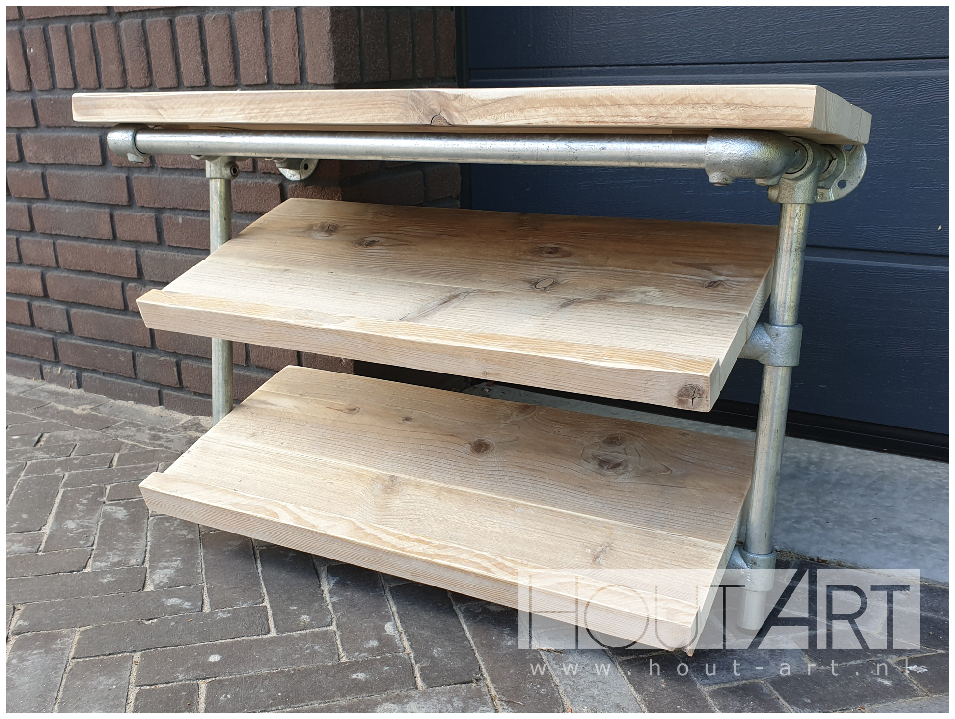 Schoenenrek verzinkte steigerbuis Mura met steigerhout van Hout-Art. Industrieel, zwart, steigerbuizen, steigerhouten, schoenenkast, houtart.