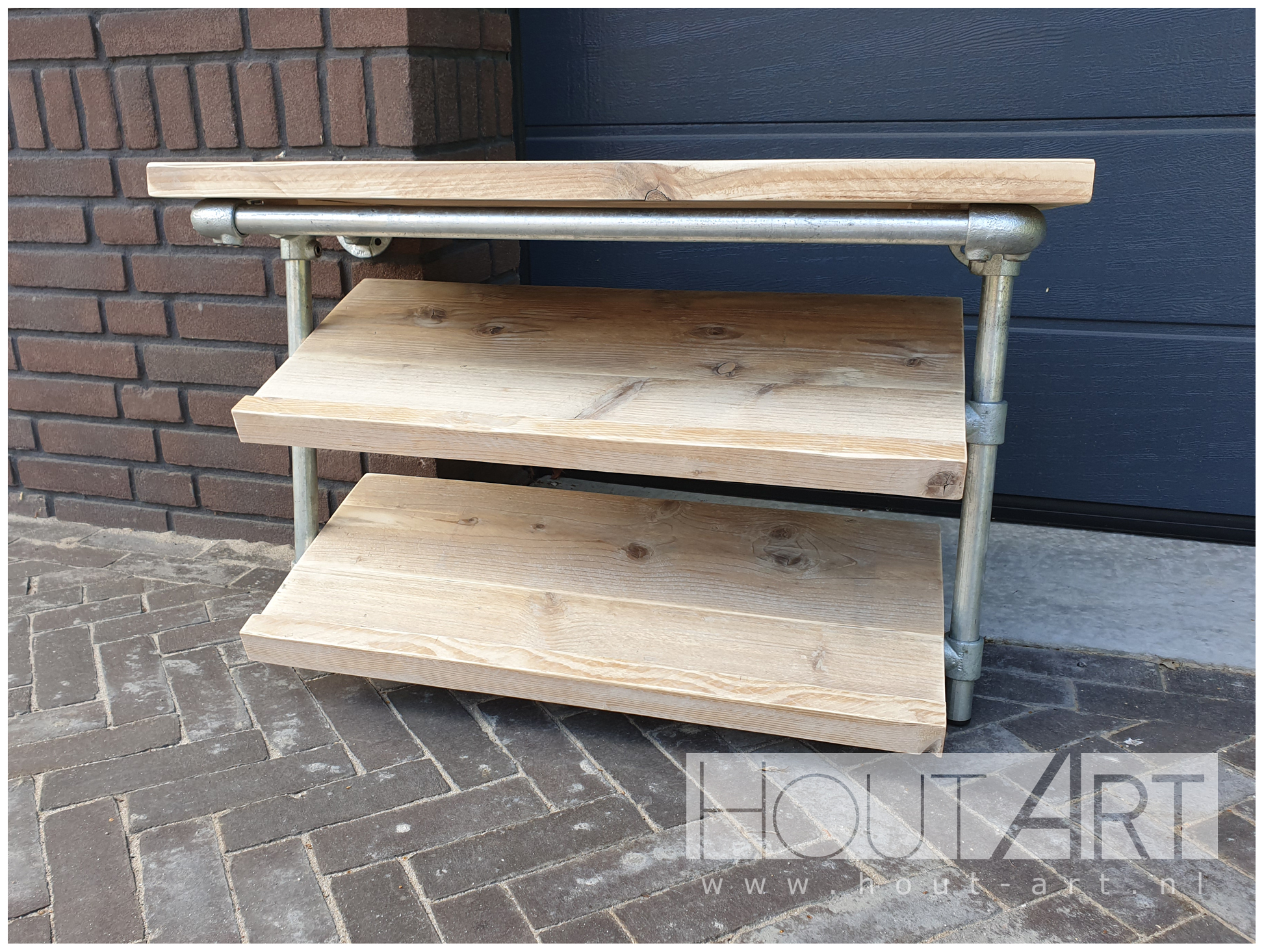 Schoenenrek verzinkte steigerbuis Mura met steigerhout van Hout-Art. Industrieel, zwart, steigerbuizen, steigerhouten, schoenenkast, houtart.