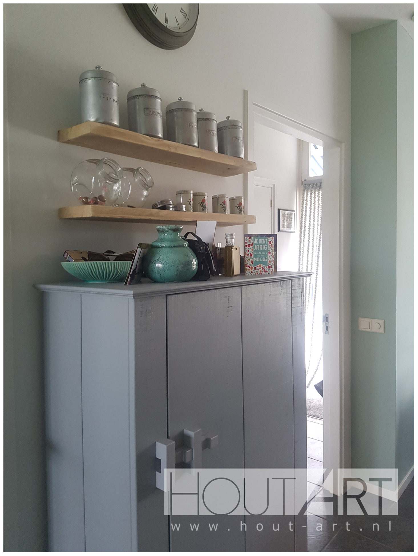 Wandplank steigerhout met onzichtbare bevestiging van Hout-Art.