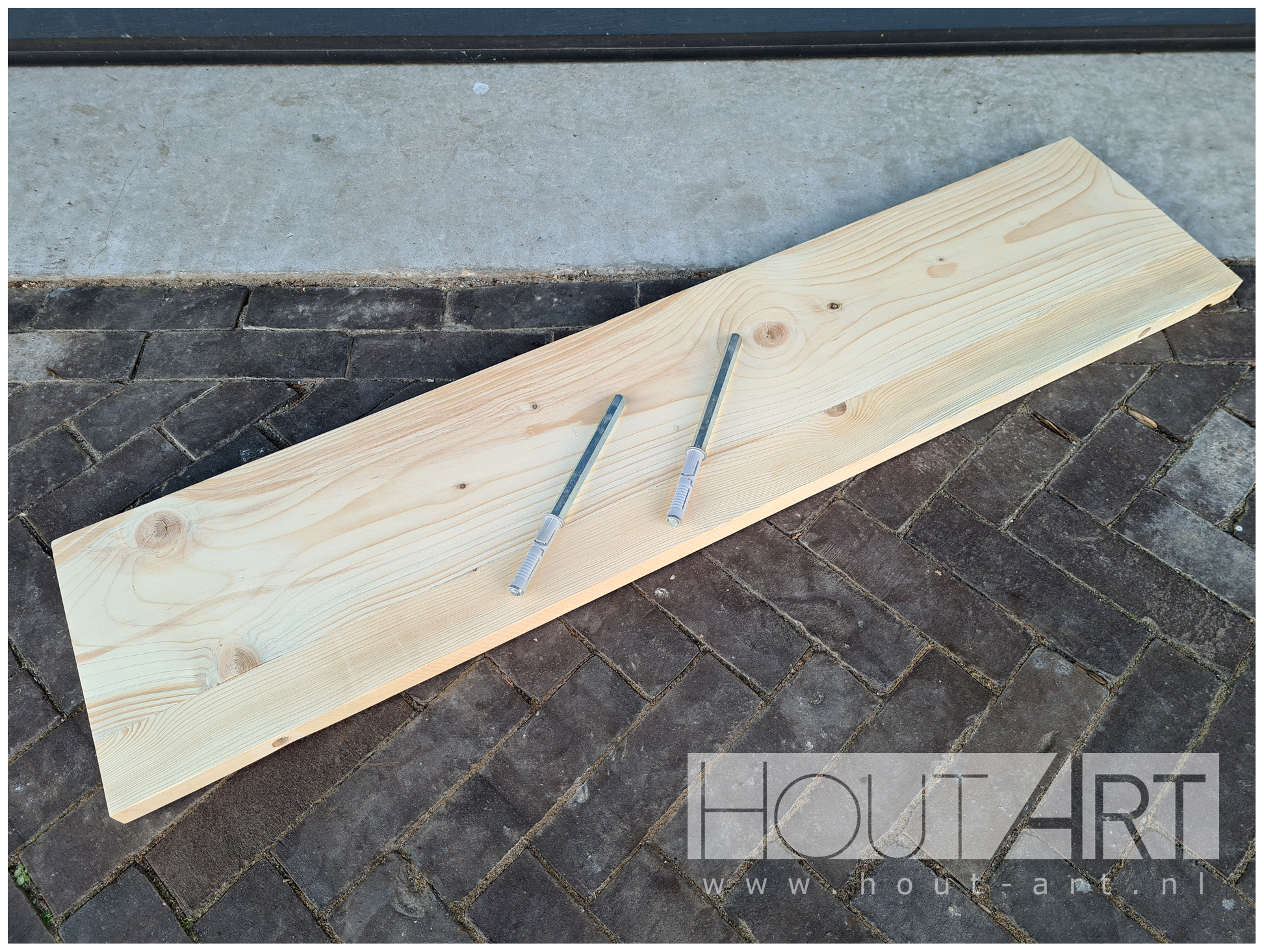 Wandplank steigerhout met onzichtbare bevestiging van Hout-Art.