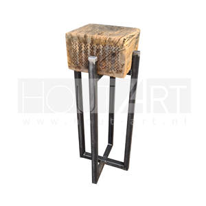 Zuil stalen spinframe met oud eiken spoorbiels