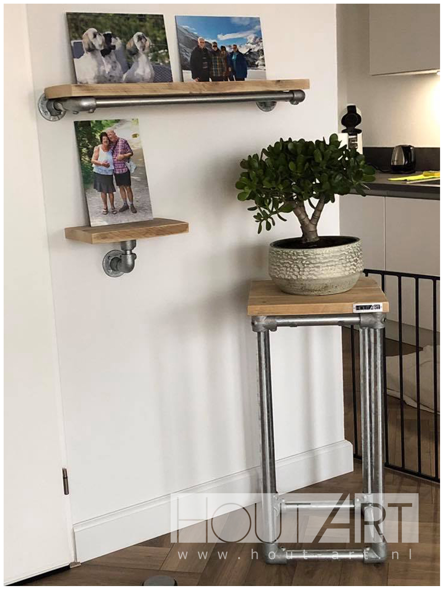 Zuil sokkel verzinkte steigerbuis met steigerhout van Hout-Art. gebruikt hout, decoratie, plantenzuil, houtart.
