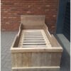 Bed steigerhout open onderkant verhoogd van Hout-Art, slaapkamer, landelijk, lades, opberglades, lattenbodem, logeren, matras, houtart.