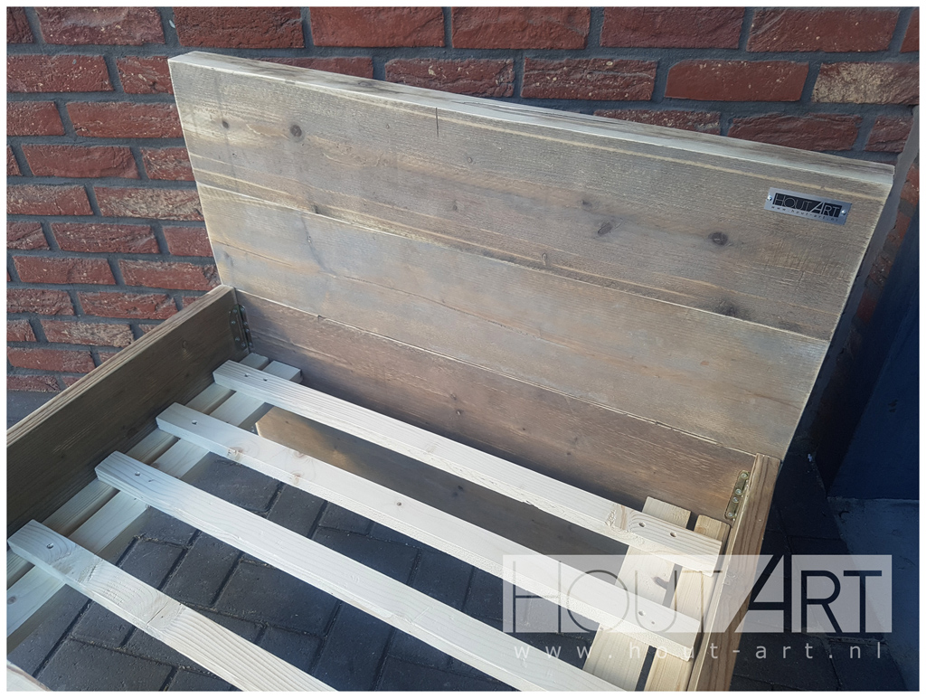 Bed steigerhout open onderkant van Hout-Art. slapen, slaapkamer, kinderkamer, 1-persoons, bedden, landelijk, gebruikt hout, houtart.