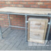 Bureau verzinkte steigerbuis zwevende kast met steigerhout van Hout-Art.
