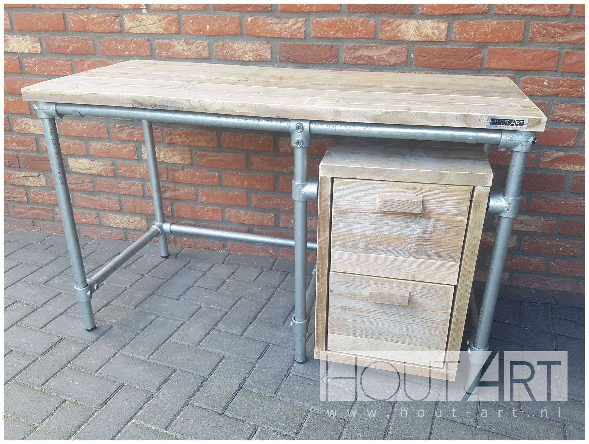 Bureau verzinkte steigerbuis zwevende kast met steigerhout van Hout-Art.