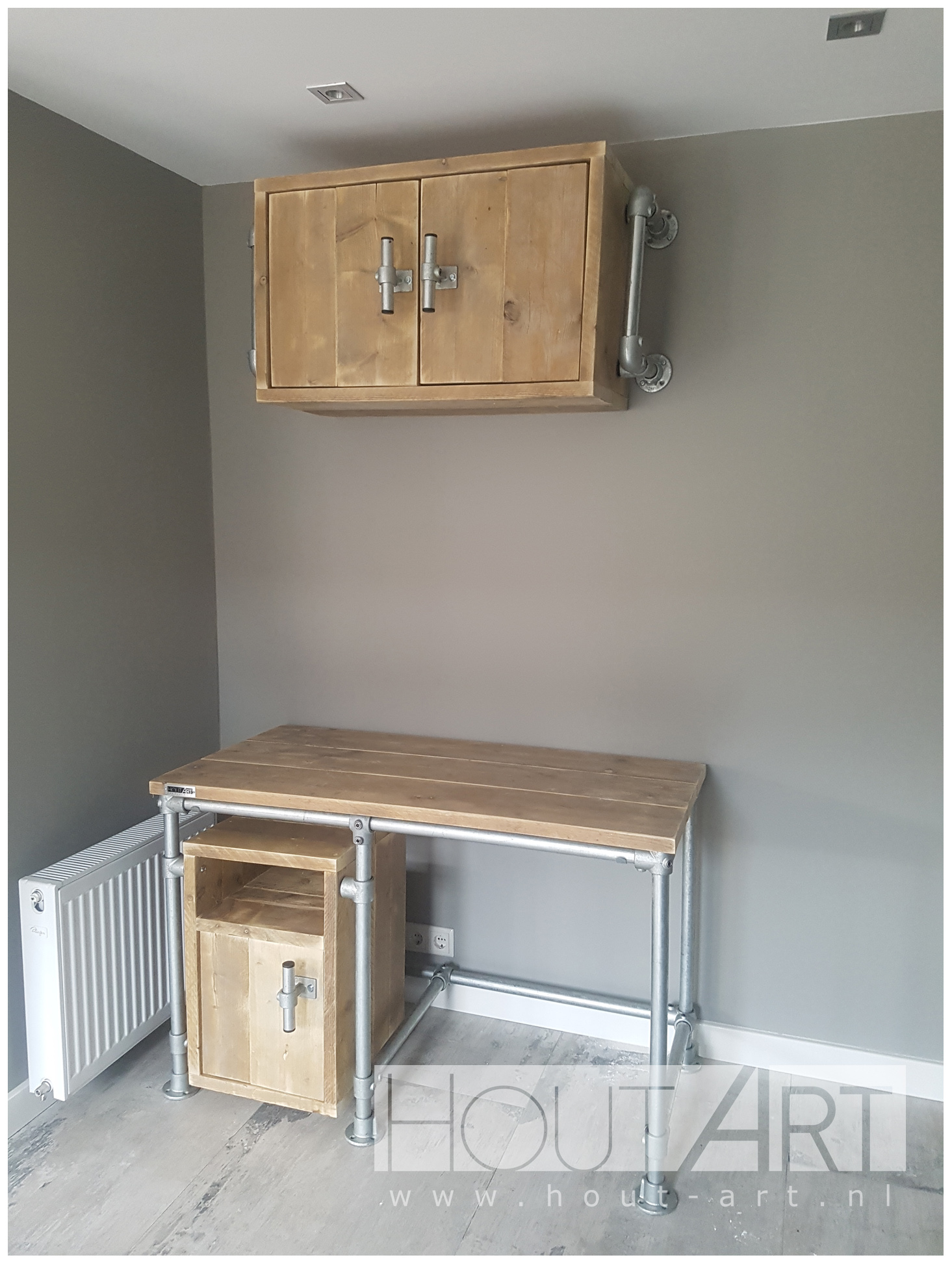 Bureau verzinkte steigerbuis zwevende kast met steigerhout van Hout-Art.