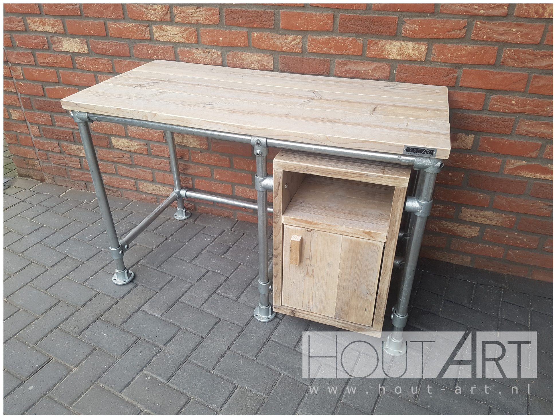 Bureau verzinkte steigerbuis zwevende kast met steigerhout van Hout-Art.