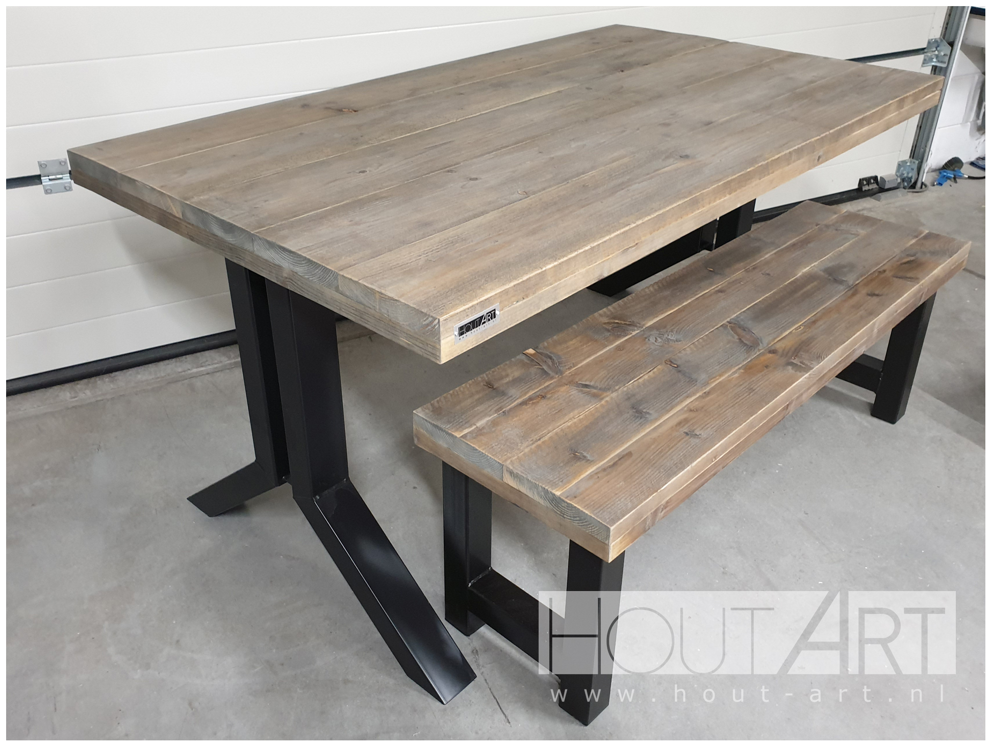 Bank h-poot staal met steigerhout van Hout-Art. tuinbank, tafel, tuintafel, gepoedercoat staal, frames, houtart.