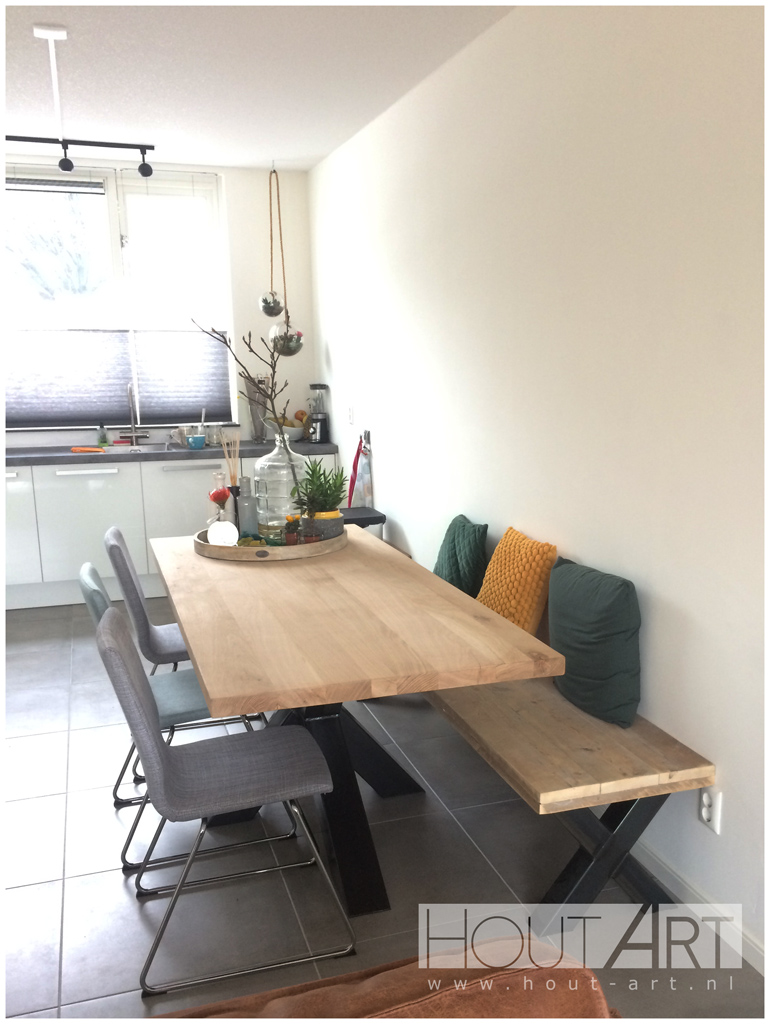 Bank x-poot staal met steigerhout van Hout-Art. tuinbank, tafel, tuintafel, gepoedercoat staal, frames, houtart.
