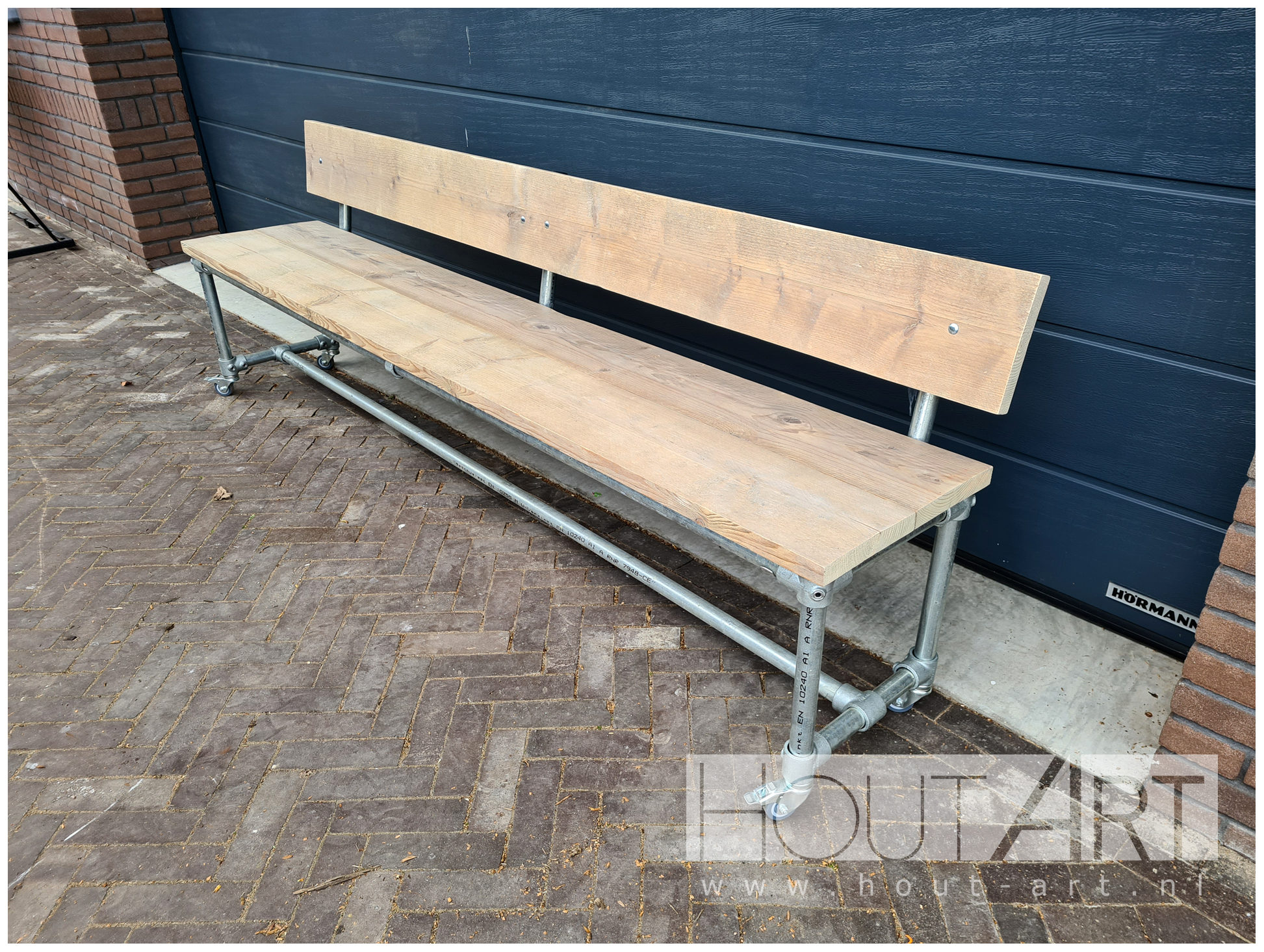 Bank verzinkte steigerbuis met rugleuning steigerhout van Hout-Art. steigerbuizen, tuinbank, tuintafel, tafel, gebruikt hout, landelijk, terras, houtart.