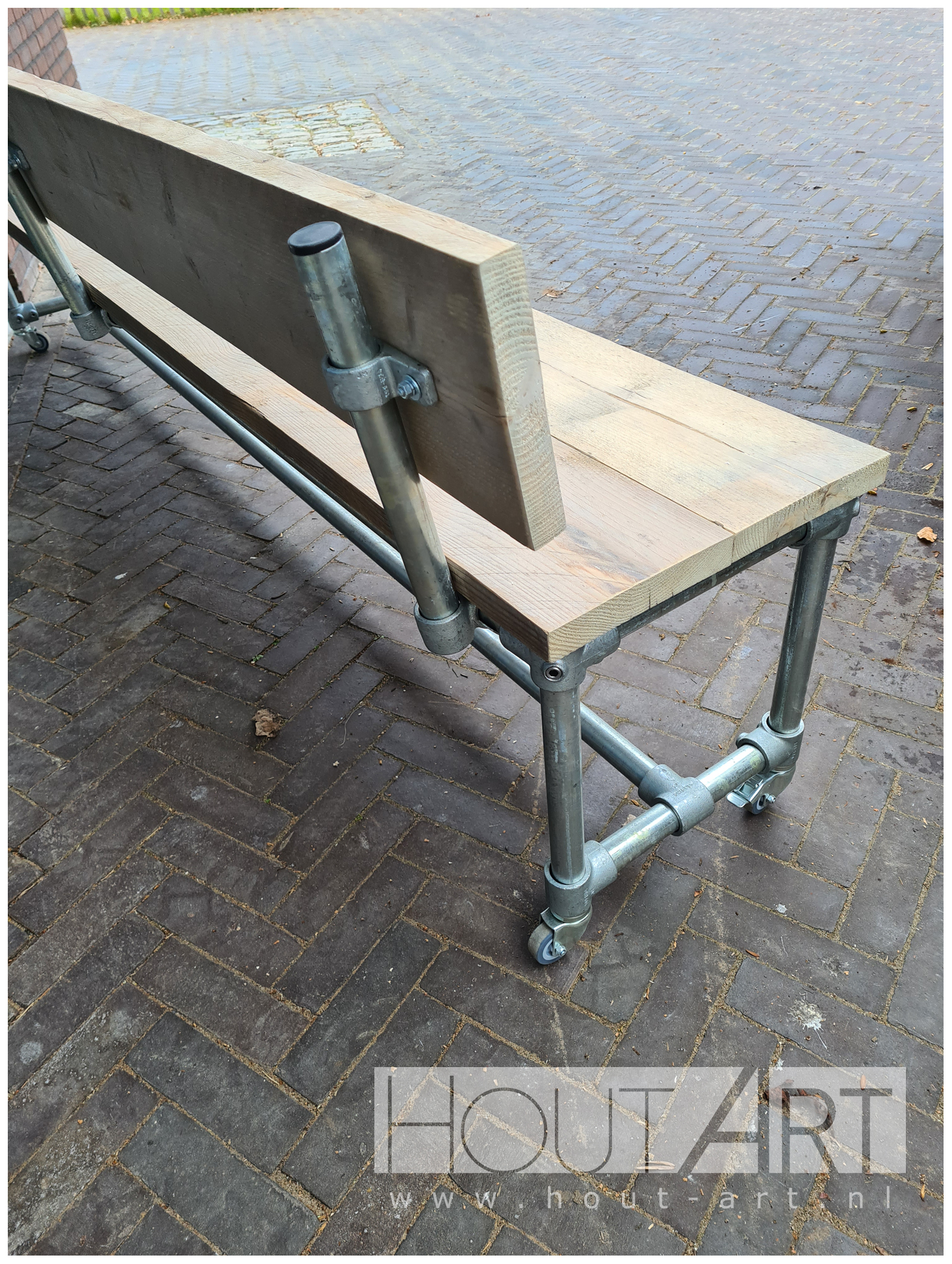 Bank verzinkte steigerbuis met rugleuning steigerhout van Hout-Art. steigerbuizen, tuinbank, tuintafel, tafel, gebruikt hout, landelijk, terras, houtart.