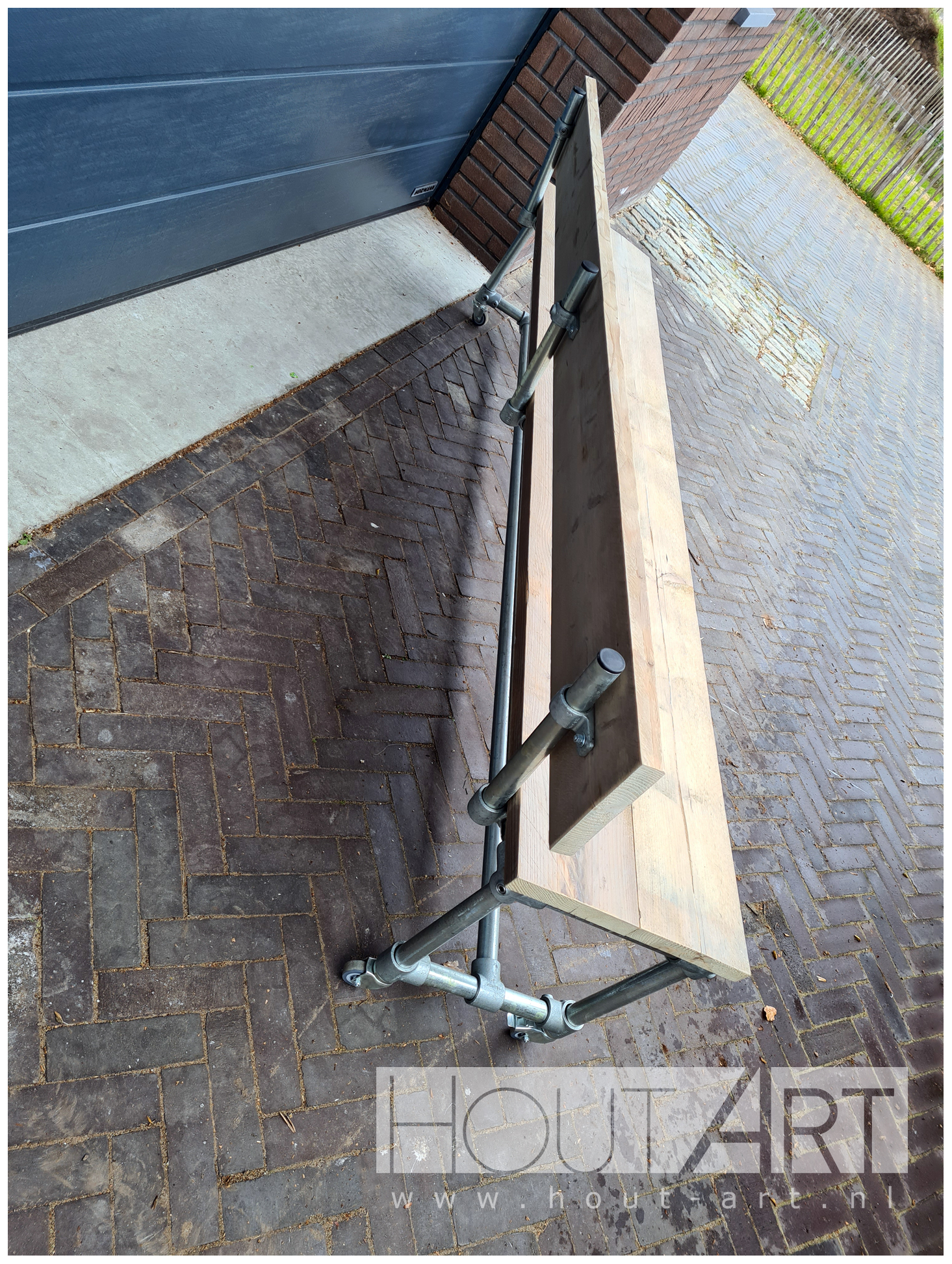 Bank verzinkte steigerbuis met rugleuning steigerhout van Hout-Art. steigerbuizen, tuinbank, tuintafel, tafel, gebruikt hout, landelijk, terras, houtart.