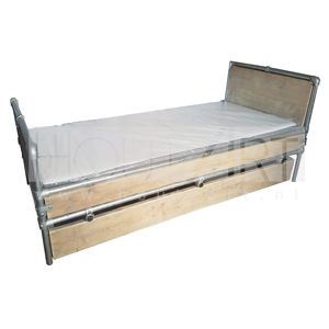 Bed Medi steigerbuis met steigerhout