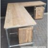 Hoekbureau l-vorm bureau verzinkte steigerbuis 2x zwevende kasten steigerhout van Hout-Art.