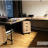 Bureau zwarte steigerbuis met steigerhout l-vorm hoekbureau van Hout-Art.