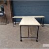 T-bureau t-vorm bureau zwarte steigerbuis met steigerhout van Hout-Art.