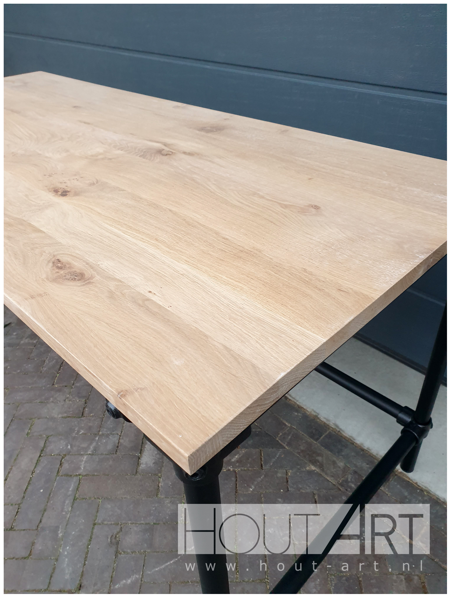 Bureau zwarte steigerbuis massief eiken van Hout-Art.