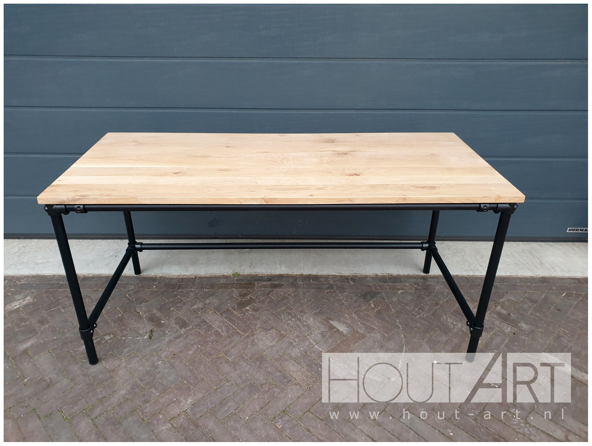 Bureau zwarte steigerbuis massief eiken van Hout-Art.
