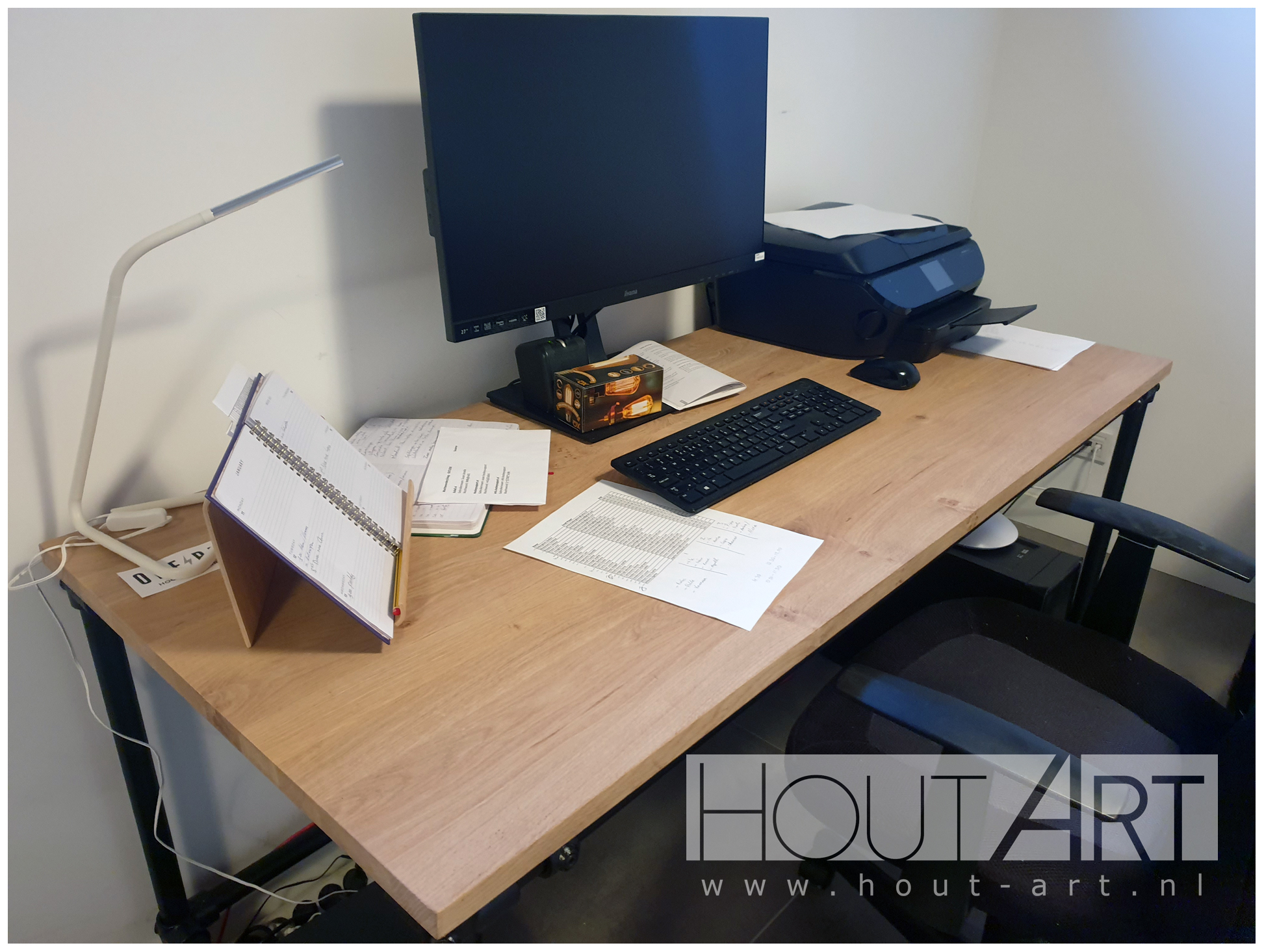 Bureau zwarte steigerbuis massief eiken van Hout-Art.