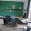 Hoekbureau l-vorm bureau zwarte steigerbuis zwevende kast met steigerhout.