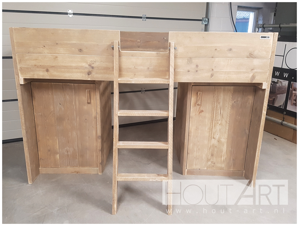 Halfhoogslaper ingebouwde kasten van steigerhout van Hout-Art. opbergkast, kledingkast, trap, gebruikt hout, slapen, slaapkamer, kinderkamer, kinderbed, houtart.