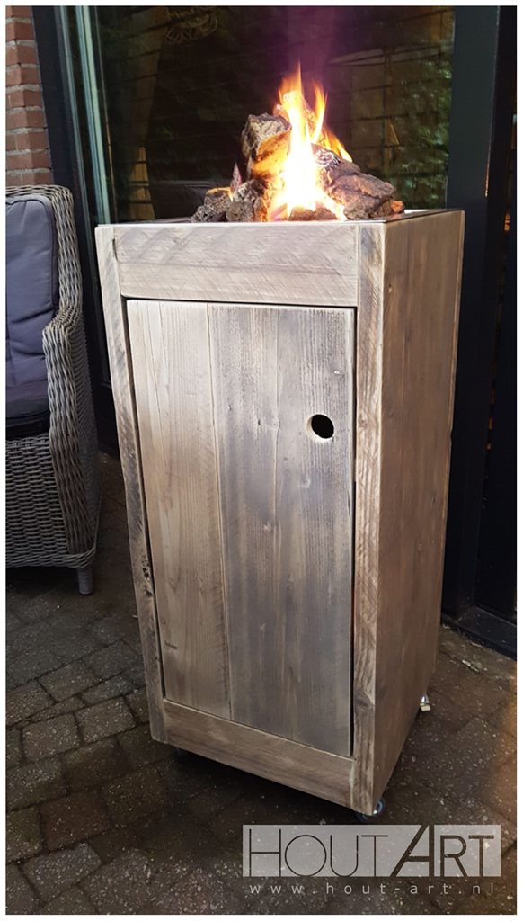 Vuurtafel vuurzuil inbouwbrander steigerhout op wielen van Hout-Art. terrasverwarming