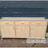 Dressoir verzinkte steigerbuis met steigerhout deuren en lades van Hout-Art. steigerbuizen, industrieel, verzonken, voetplaten, kast, opbergkast, handgreep, houtart.