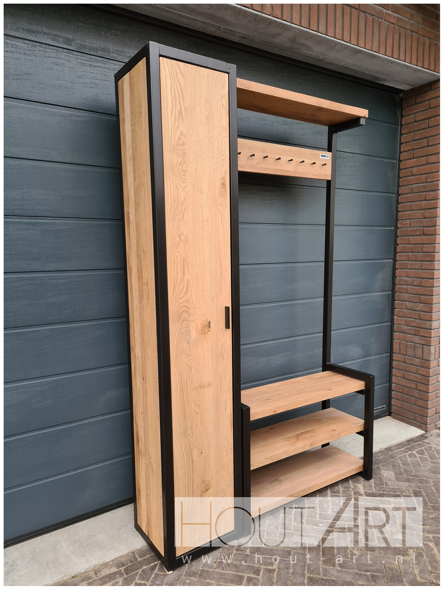 Kast poortwachter stalen frame met eiken van Hout-Art. legplanken, deur, open vakken, staal, frames, zwart, gepoedercoat, modern, industrieel, poedercoating, houtart.