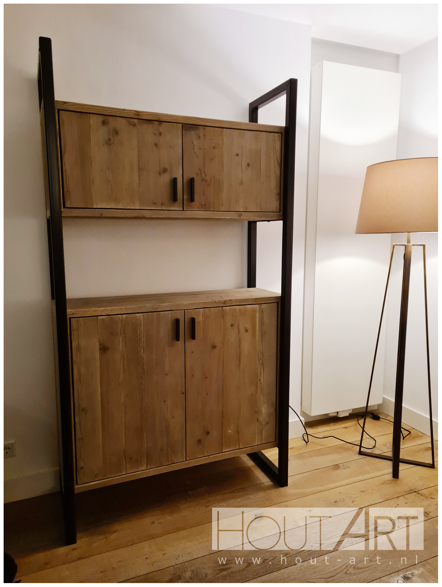 Kast opbergkast luxe stalen frame met hoge deuren van Hout-Art. frames, staal, zwart, gepoedercoat, poedercoating, houtart.