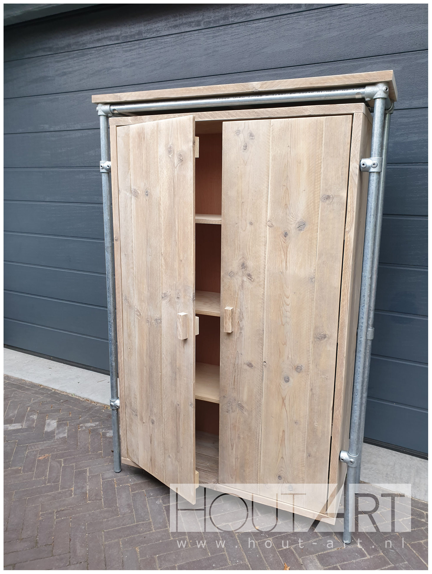 Hoge kast verzinkte steigerbuis met twee deuren en bovenblad steigerhout van Hout-Art. opbergkast, legplank, steigerhouten, industrieel, houtart.