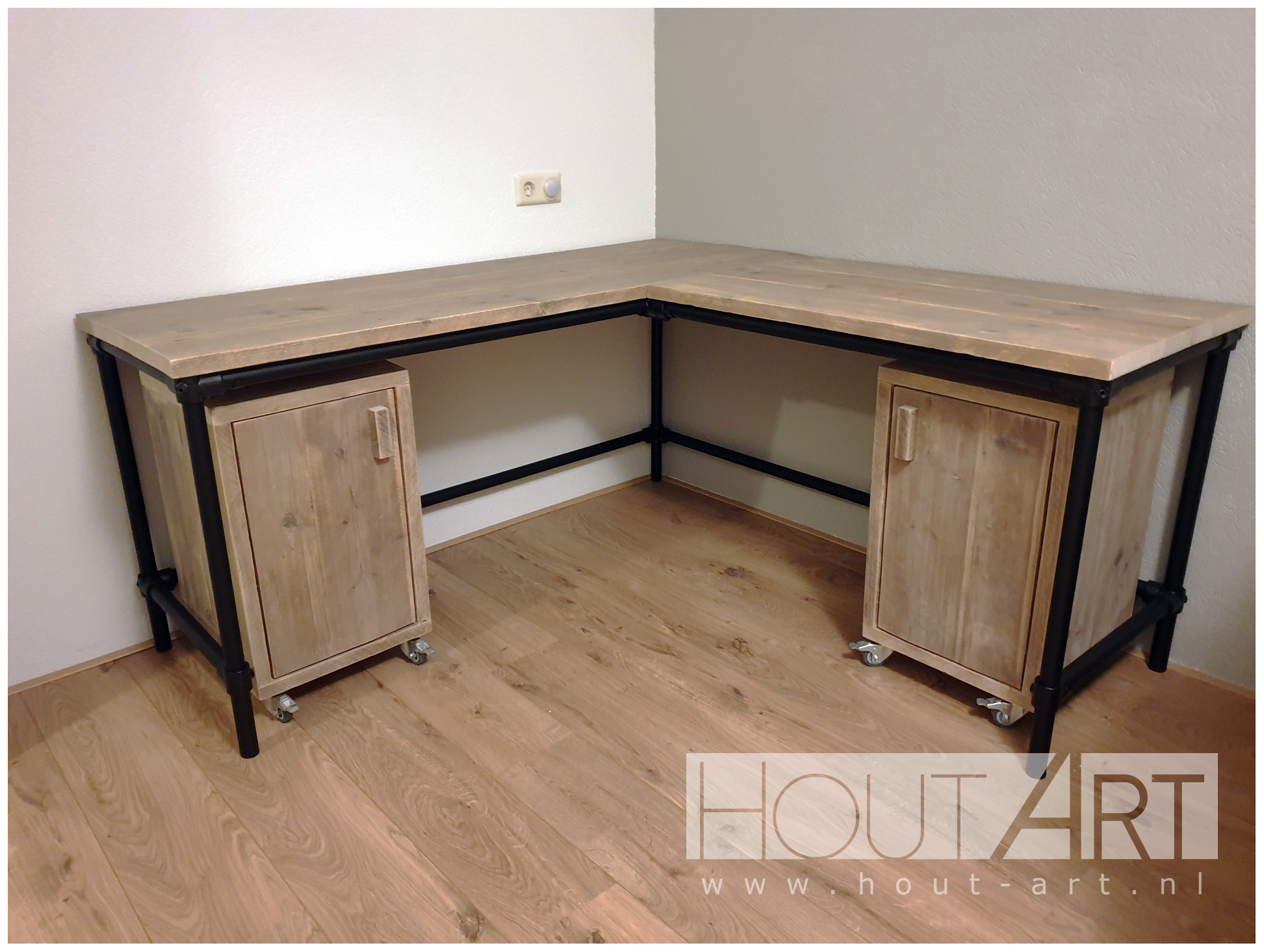 Rolkast een deur steigerhout van Hout-Art. handgreep, houtart, bureaukast, opbergkast, ladekast.