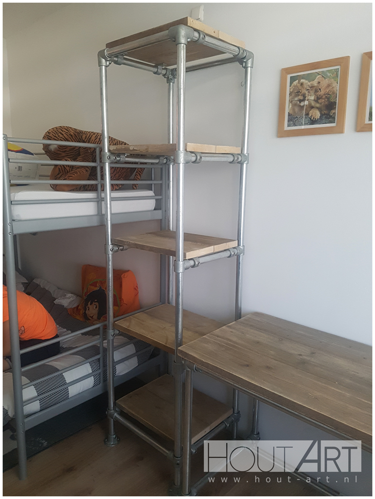 Stellingkast verzinkte steigerbuis met steigerhout van Hout-Art. Industrieel, modern, zwart, gepoedercoat, poedercoating, steigerbuizen, buizen, houtart.