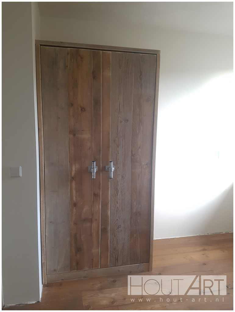 Kledingkast steigerhout met deuren van Hout-Art. Garderobe, garderobekast, steigerhouten, industrieel, landelijk, houtart.