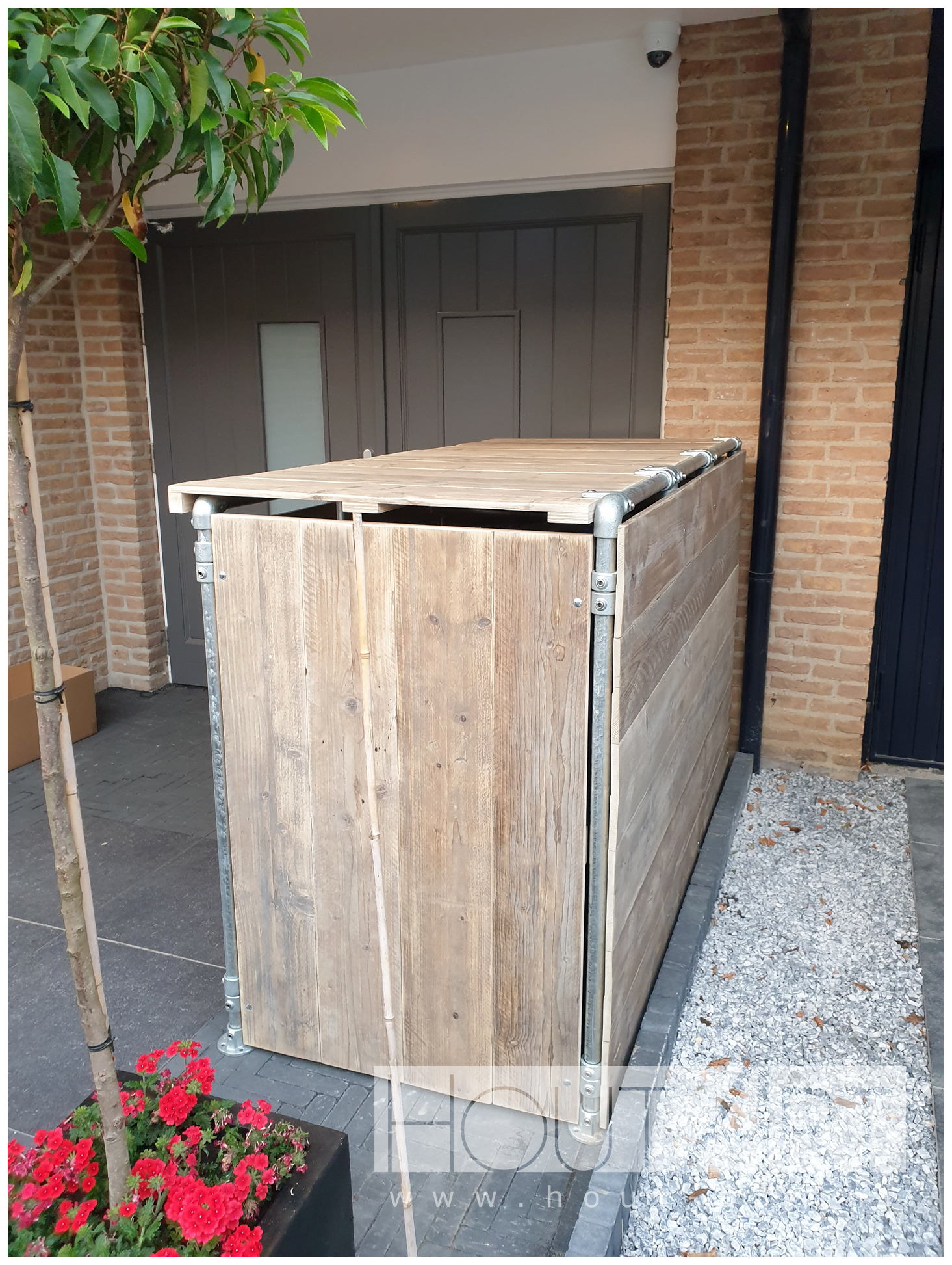Kliko ombouw verzinkte steigerbuis met steigerhout van Hout-Art. klikombouw, kliko's, kast, gebruikt hout, tuin, tuinmeubel, houtart.