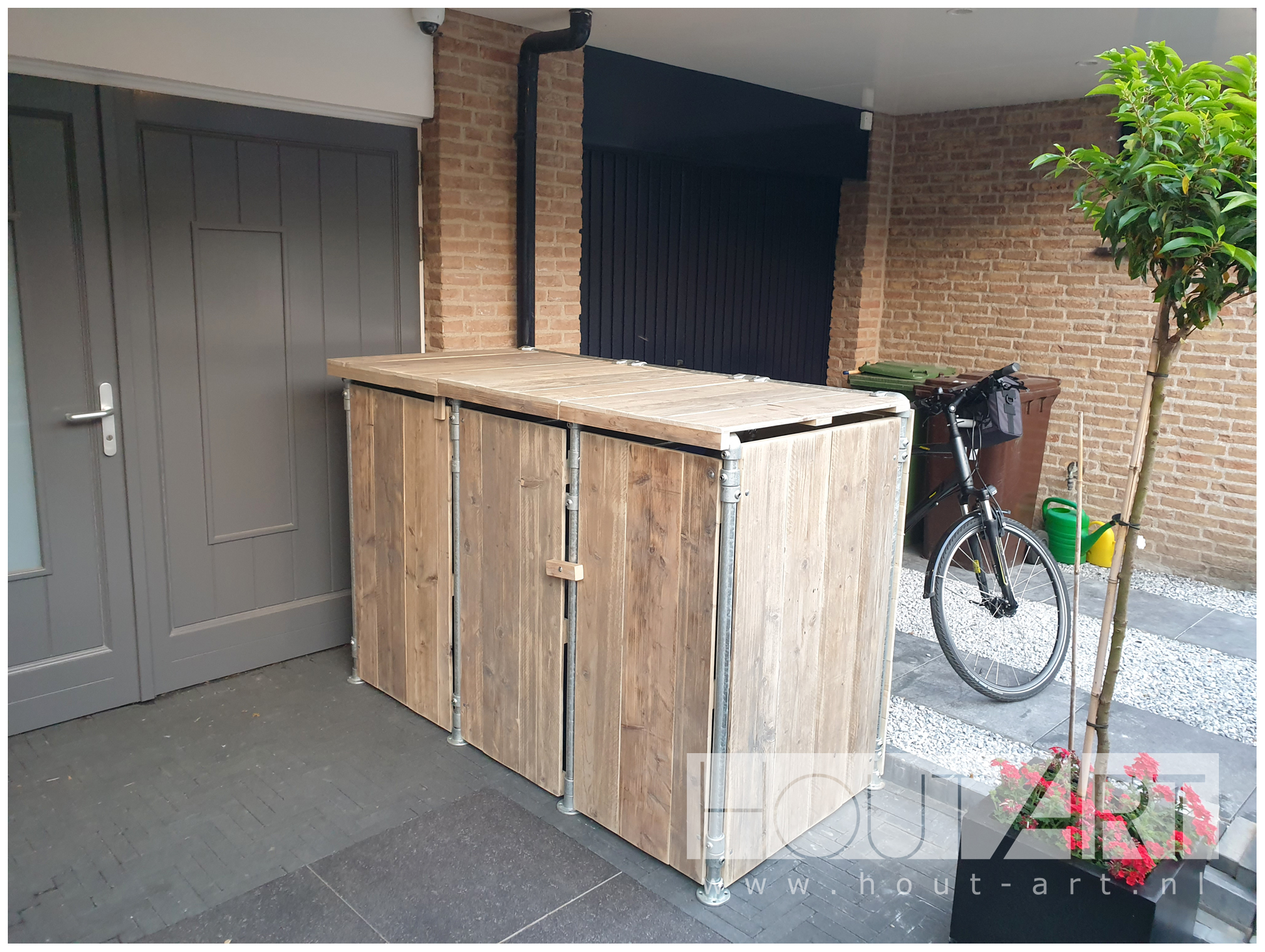 Kliko ombouw verzinkte steigerbuis met steigerhout van Hout-Art. klikombouw, kliko's, kast, gebruikt hout, tuin, tuinmeubel, houtart.