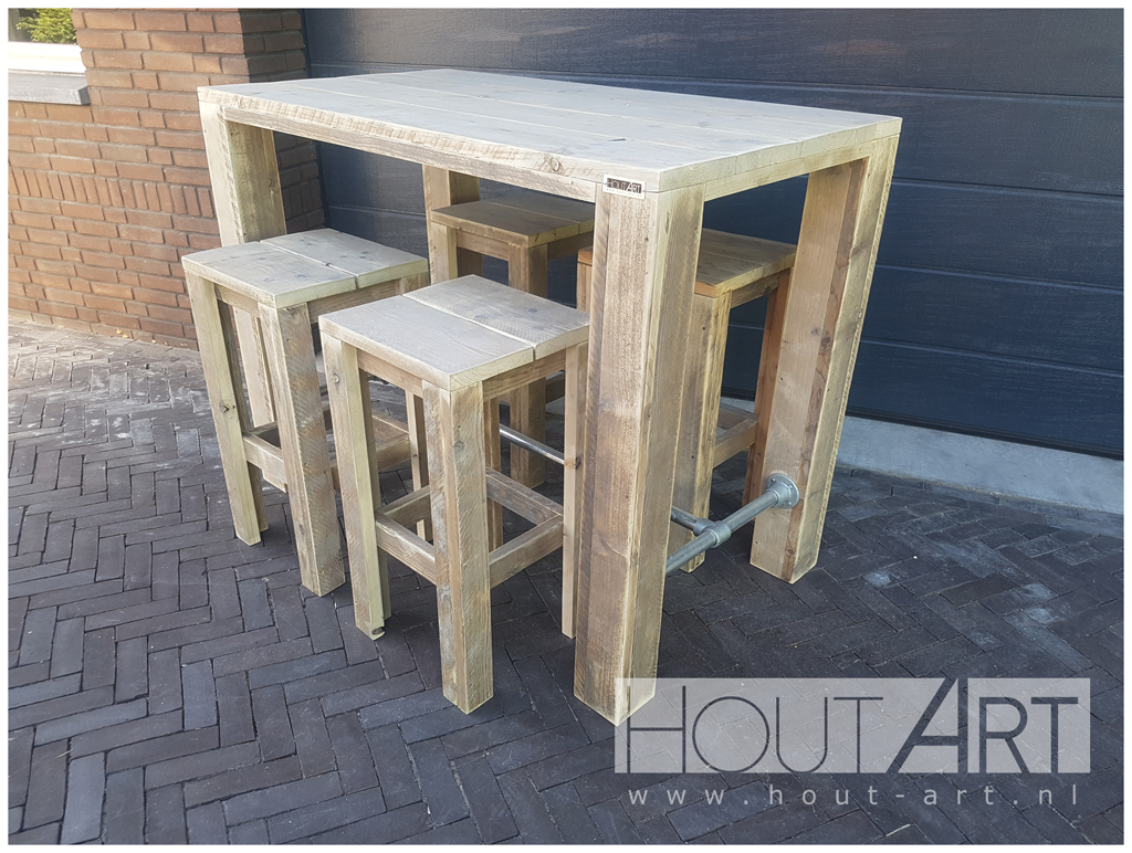 Barkruk steigerhout voetsteun Hout-Art. Barkrukken, bartafel, zwart, gepoedercoat, gebruikt hout.