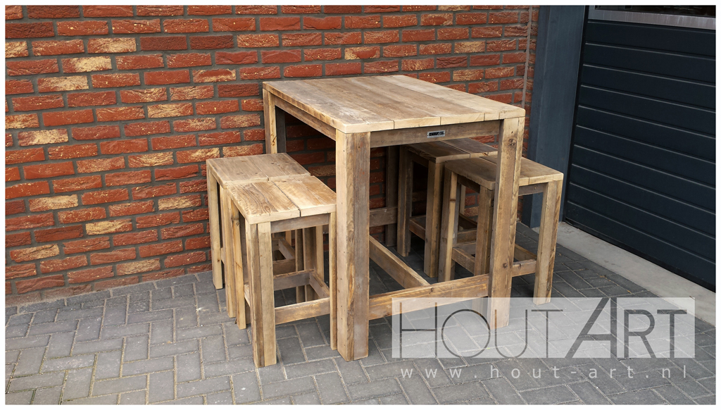 Barkruk steigerhout voetsteun Hout-Art. Barkrukken, bartafel, zwart, gepoedercoat, gebruikt hout.