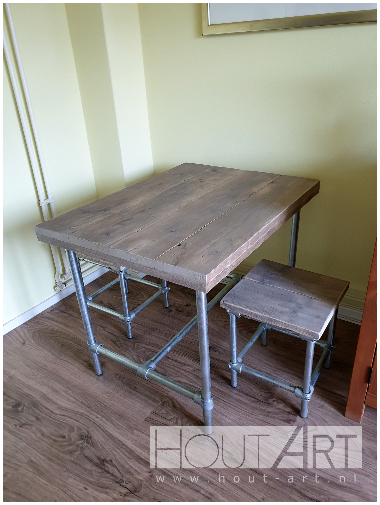Kruk verzinkte steigerbuis met steigerhout van Hout-Art.