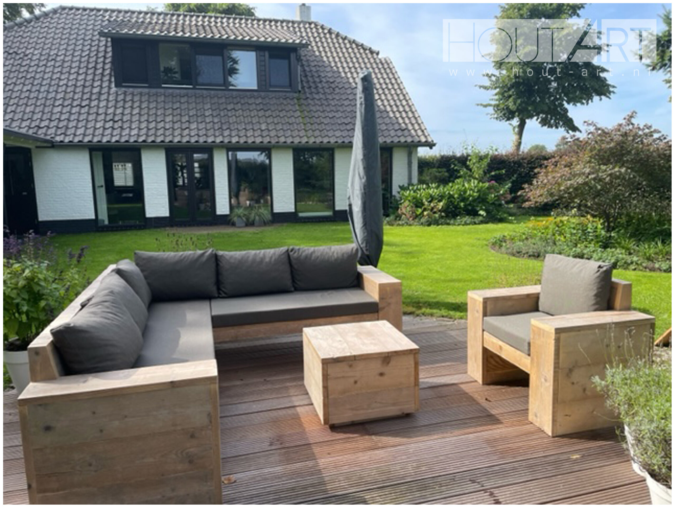 Hoek loungebank open net armleuningen steigerhout van Hout-Art. Tuinmeubel, loungeset, gebruikt hout, buitenkeuken, vuurtafel, tuinmeubels, houtart.
