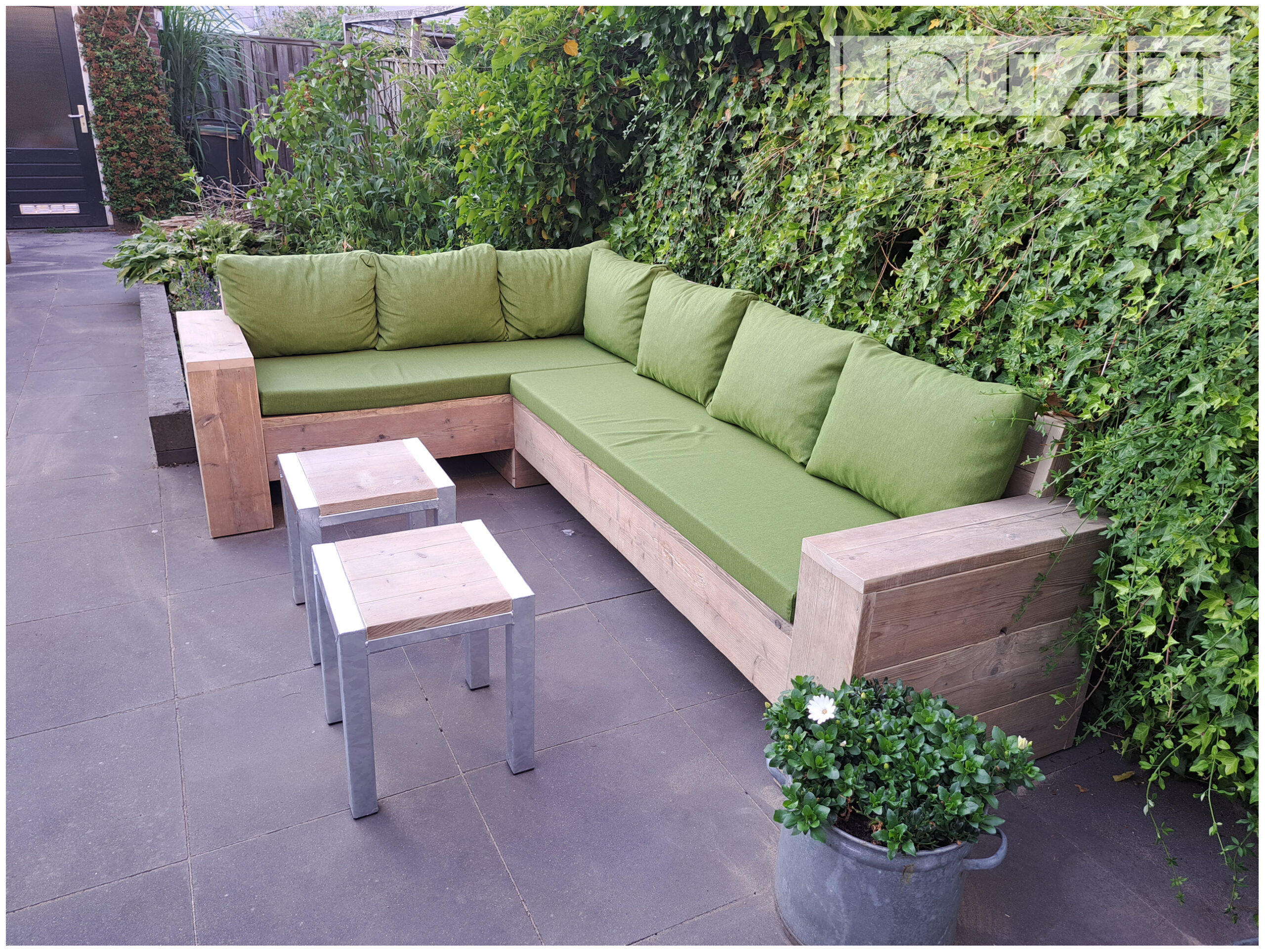 Hoek loungebank open net armleuningen steigerhout van Hout-Art. Tuinmeubel, loungeset, gebruikt hout, buitenkeuken, vuurtafel, tuinmeubels, houtart.