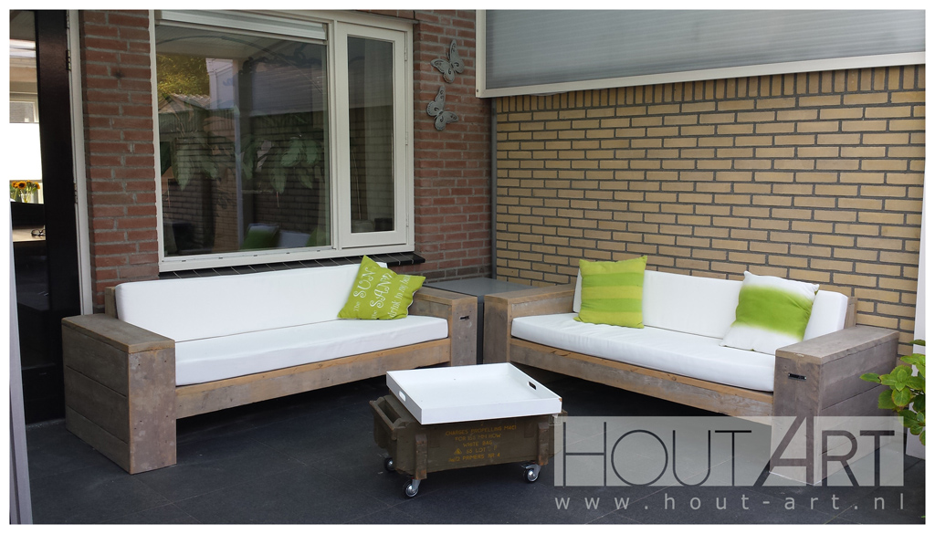 Loungebank recht met armleuning steigerhout van Hout-Art. Tuinmeubel, loungeset, gebruikt hout, buitenkeuken, vuurtafel, tuinmeubels, houtart.